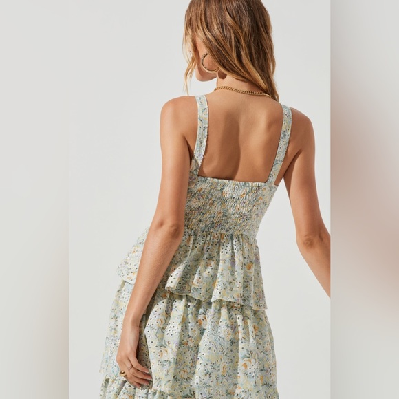 ASTR the Label Midsummer Dress in Light Mint Multi Floral - Picture 3 of 6
